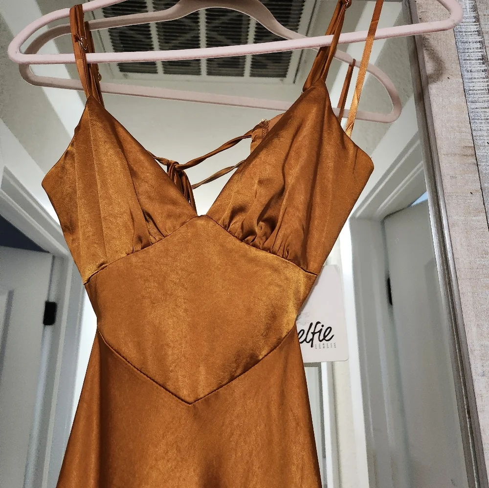 City Lights Cut-Out Waist Strappy Back Midi Dress Bronze - Picture 8 of 11